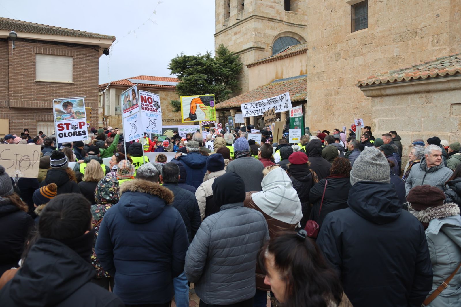 Protesta ciudadana por la planta de biogas en Castellanos de Villiquera