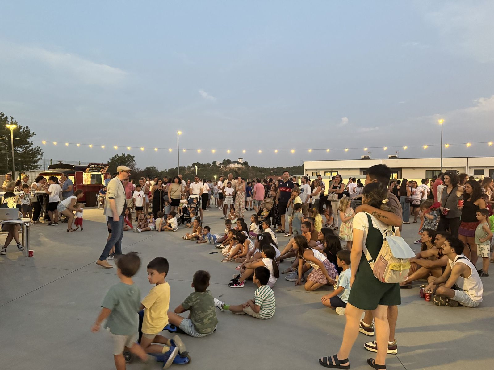 Feria Food Trucks en Aldeatejada en la plaza Mayalde