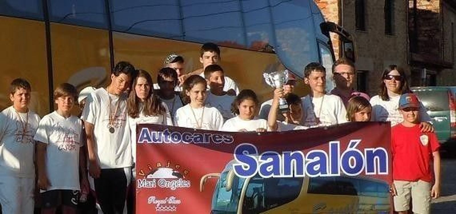 Seis piragüistas del Canoe Kayak suben al podio en el Regional de Edad
