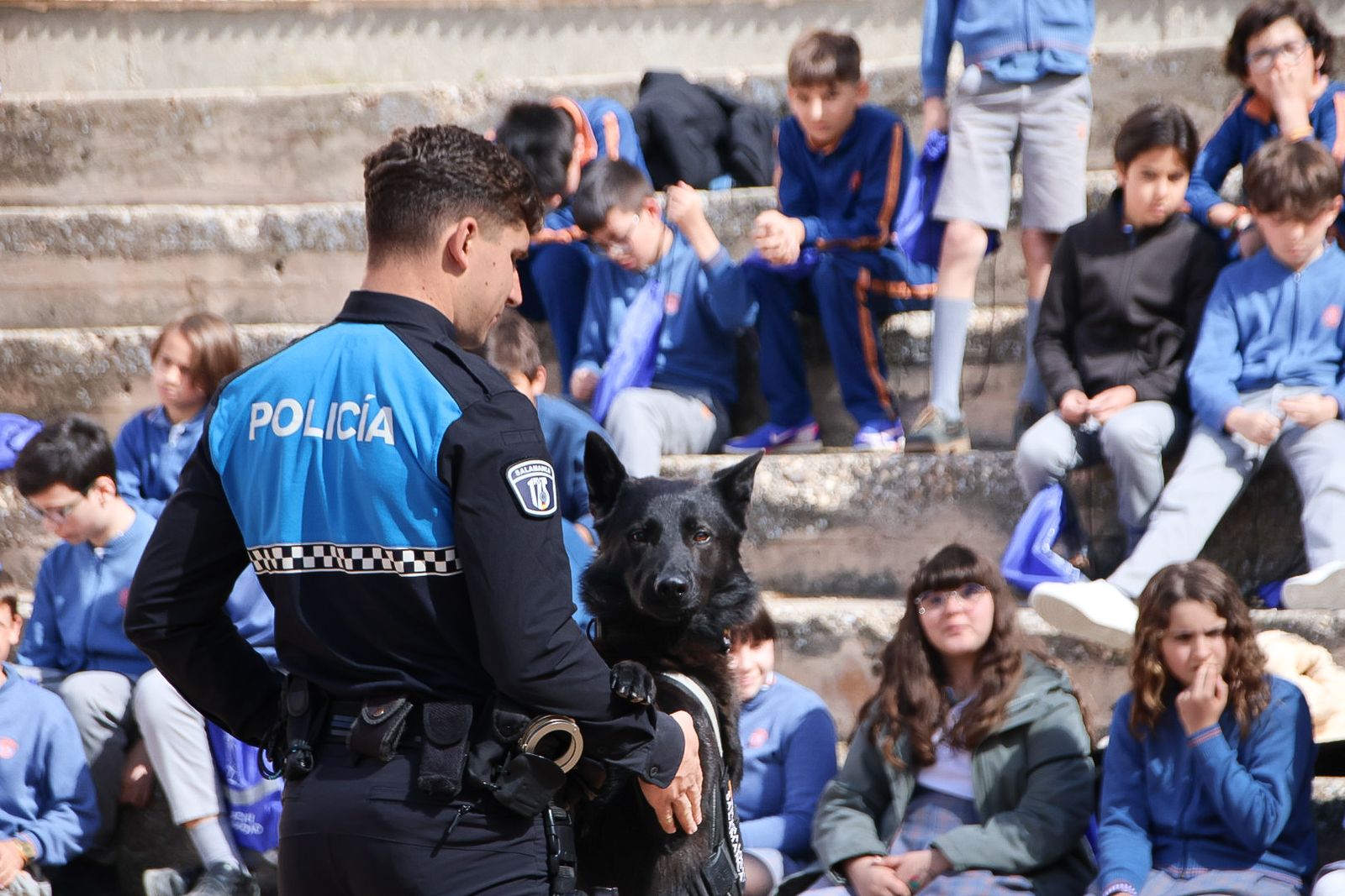 Reportaje perros Policía Local "semillas de conciencia"