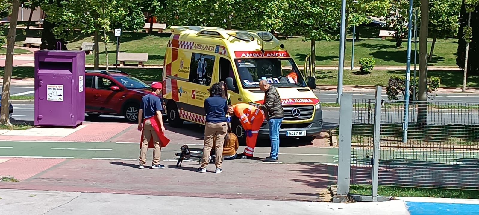 Un turismo atropella a un patinete en Alfonso XI (3).jpeg