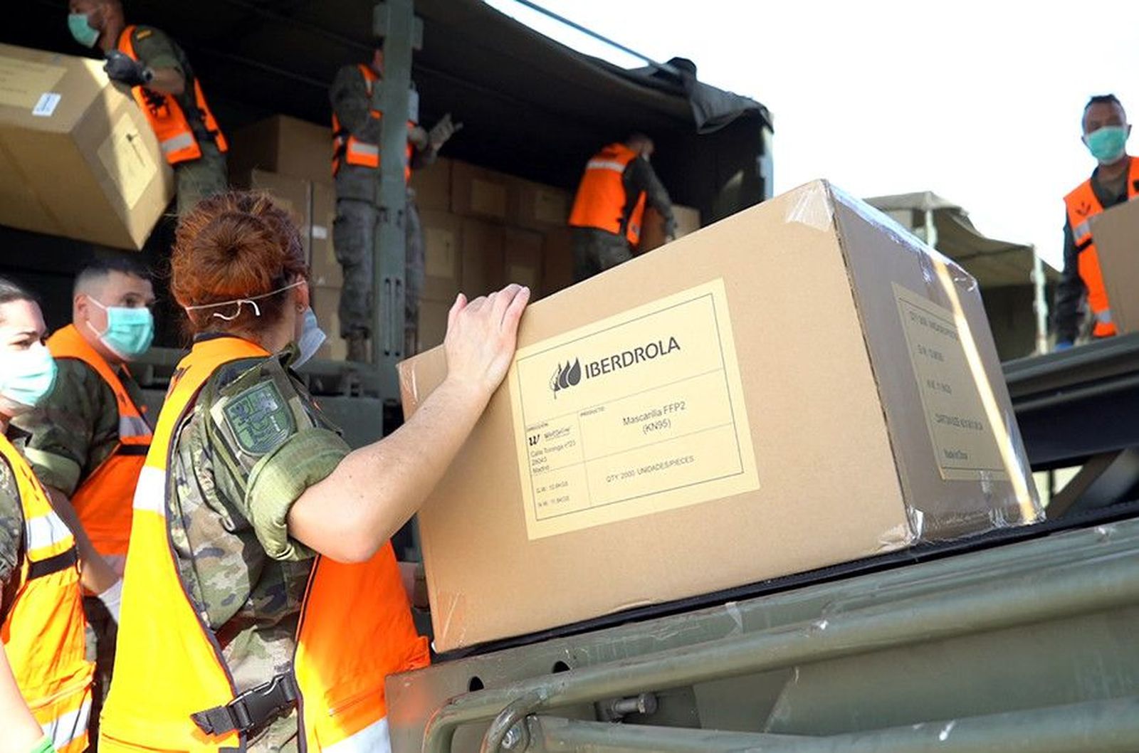 2020 04 11. El Eju00e9rcito transporta material donado Iberdrola 1