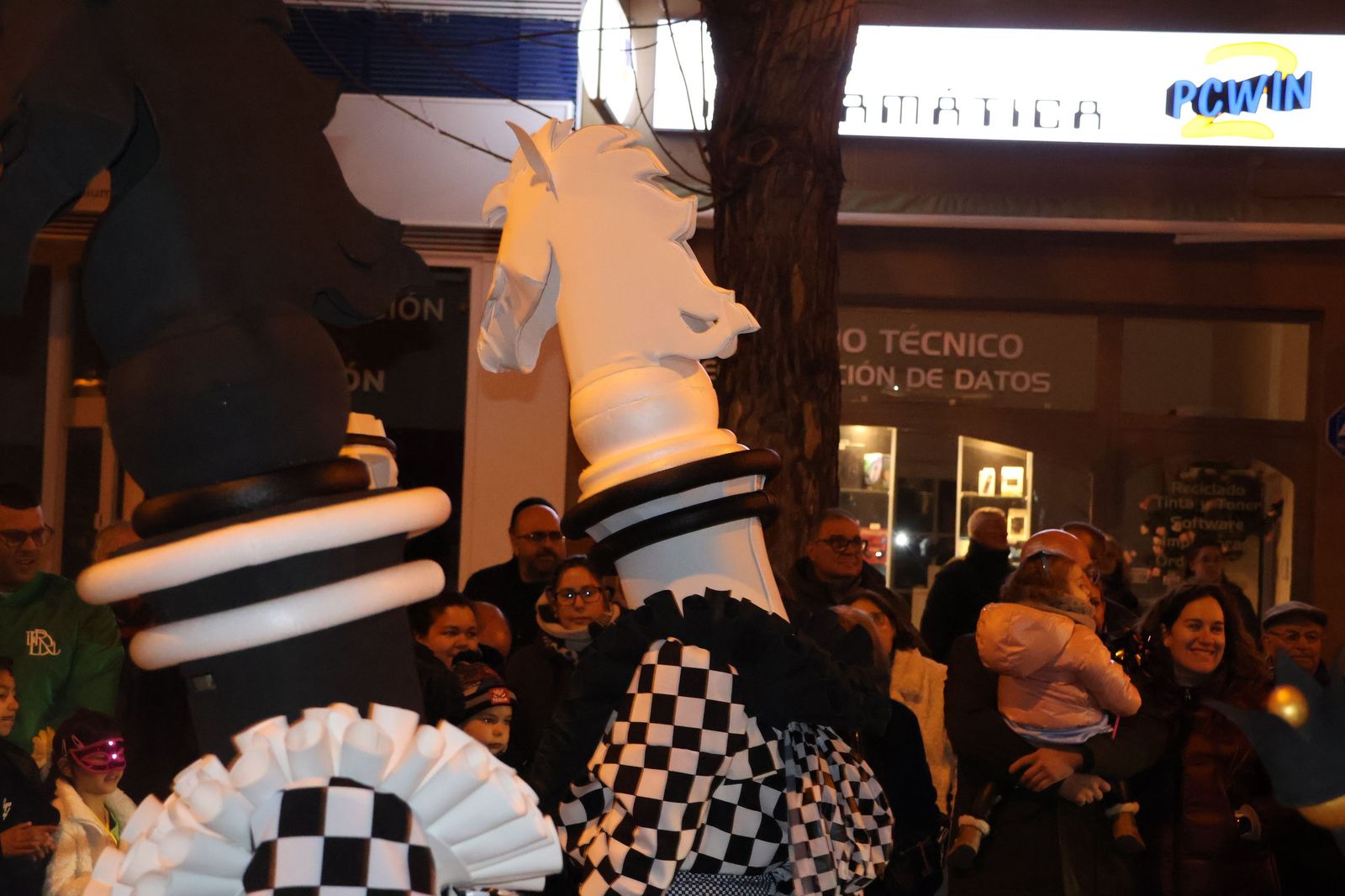 GALERÍA | Disfruta de las imágenes del colorido desfile de Carnaval en Zamora