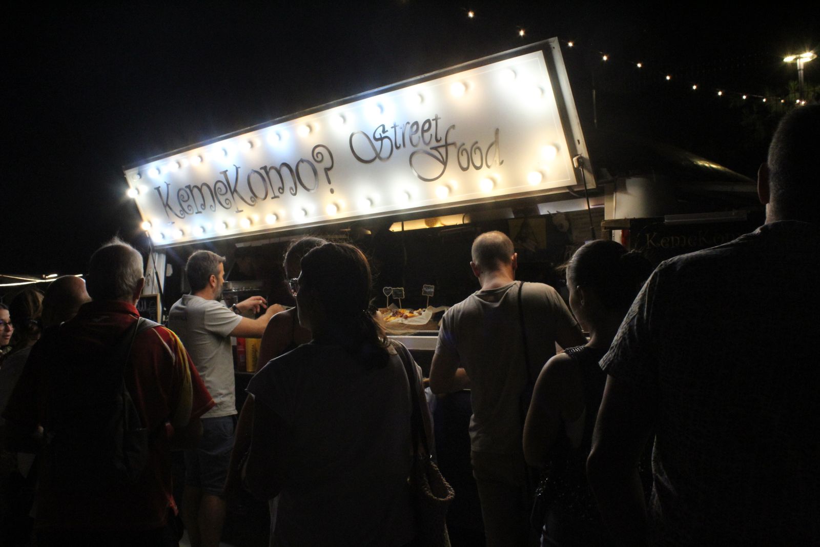 Feria Food Trucks en Aldeatejada en la plaza Mayalde