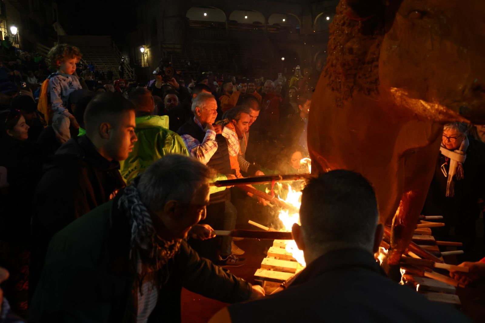 Pasacalles de cenizos en el Carnaval del Toro de Ciudad Rodrigo 2026