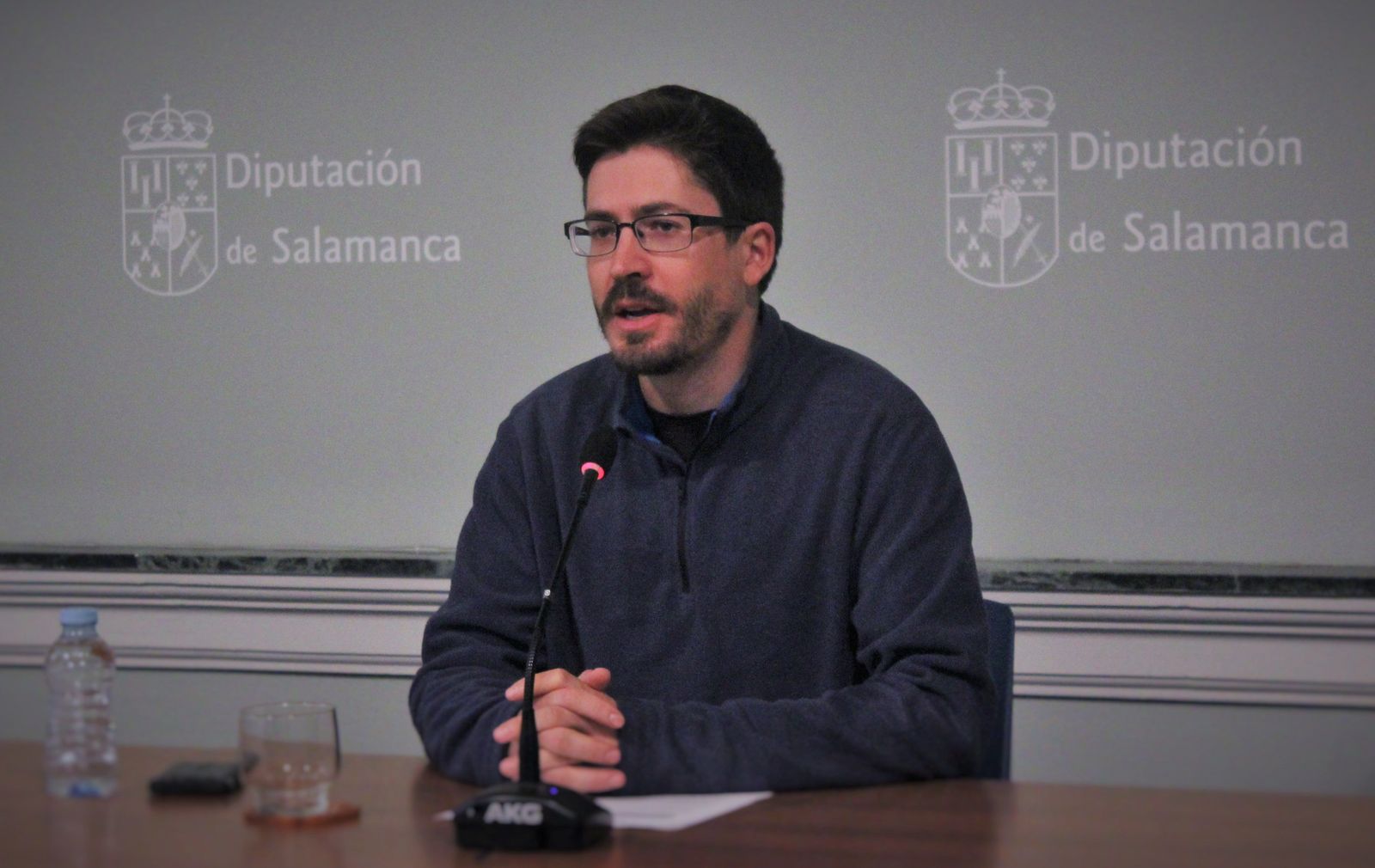 Ganemos acusa al gobierno de la Diputación de no respetar los compromisos en contratación pública