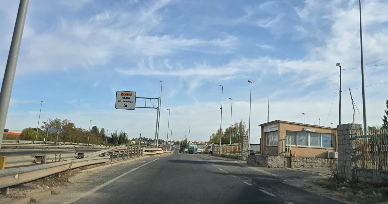 Fotografía donde ha ocurrido el accidente en la A-50, a la altura de la antigua azucarera