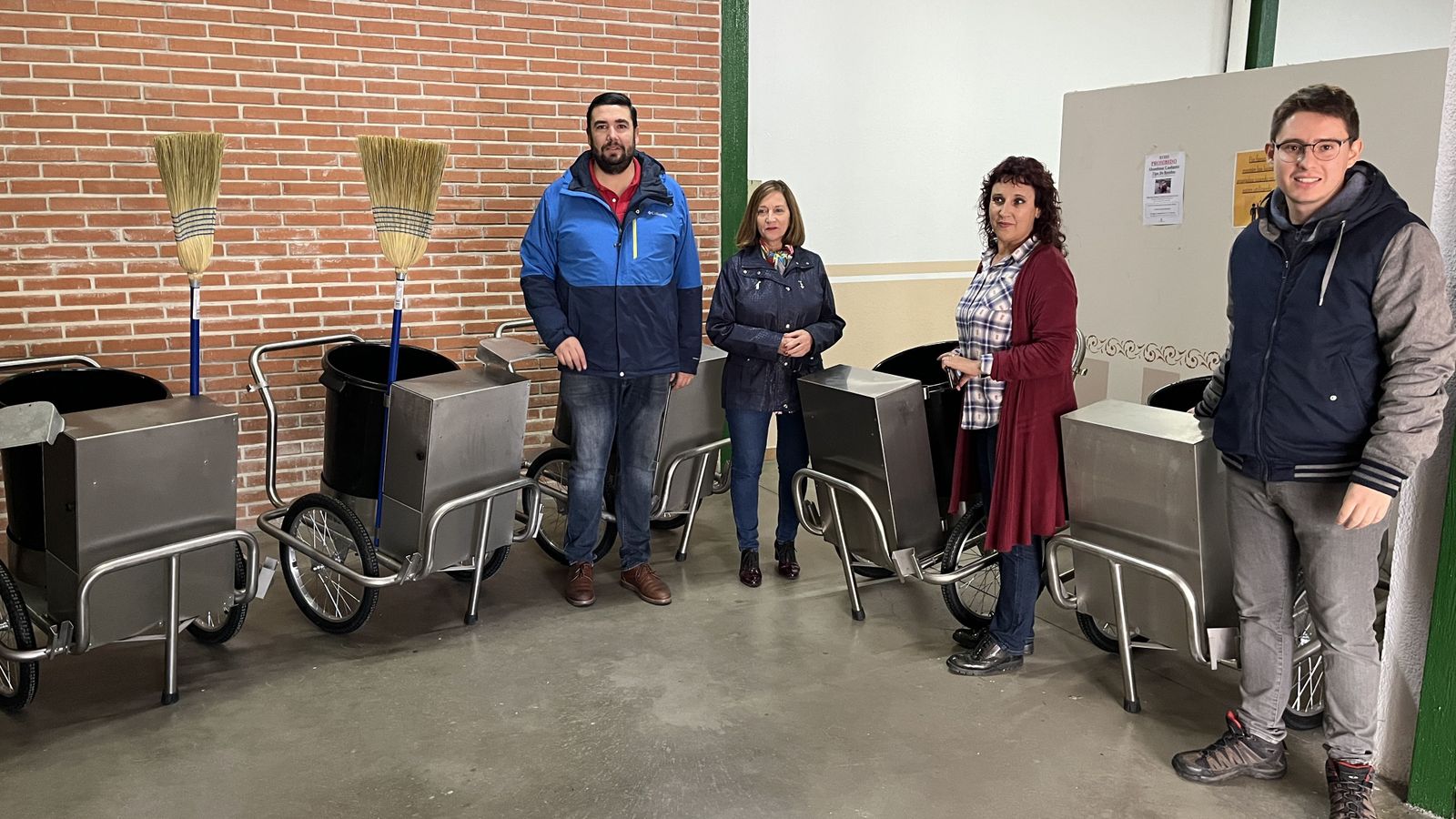 El Ayuntamiento de Peñaranda ha adquirido nuevos carros de limpieza viaria