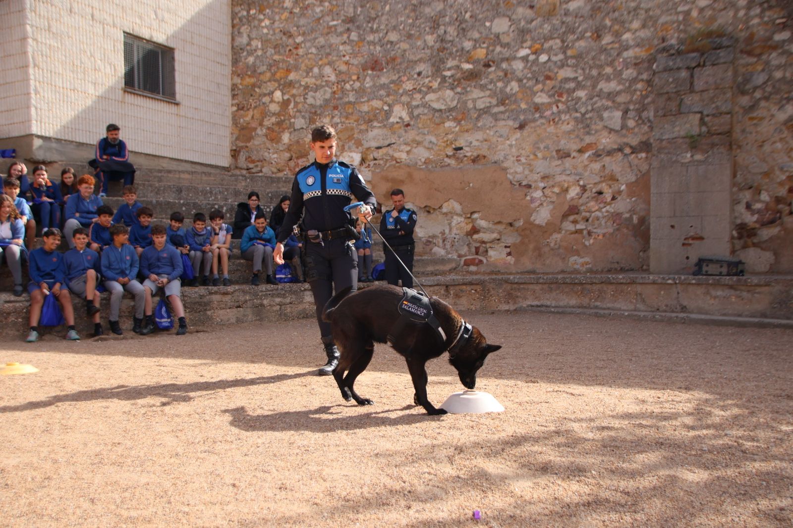 Reportaje perros Policía Local "semillas de conciencia"
