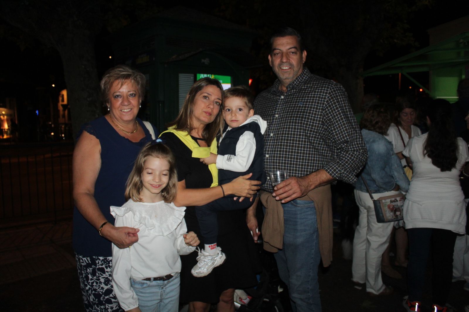 Ambiente en la Feria de Día en la tarde de este viernes