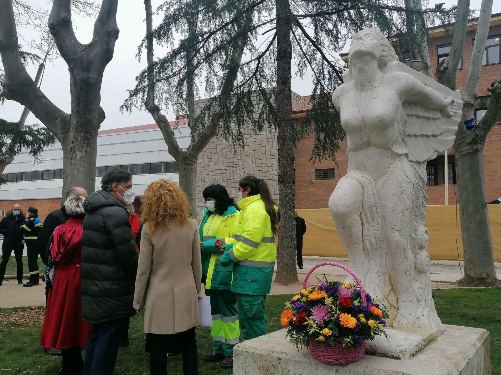 GALERÍA | Homenaje de Salamanca a las trabajadoras de primera línea por el 8M