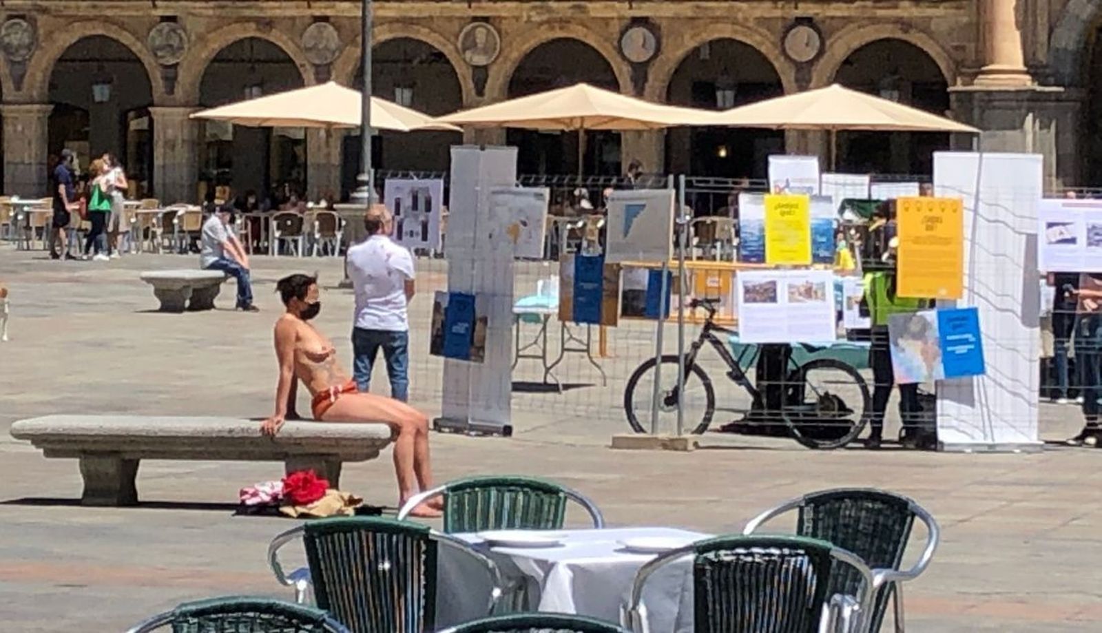 Imagen de la mujer en la Plaza Mayor