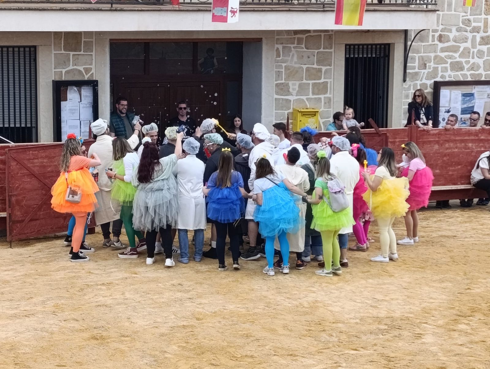 Desfile de disfraces en Cabrillas. S24H.