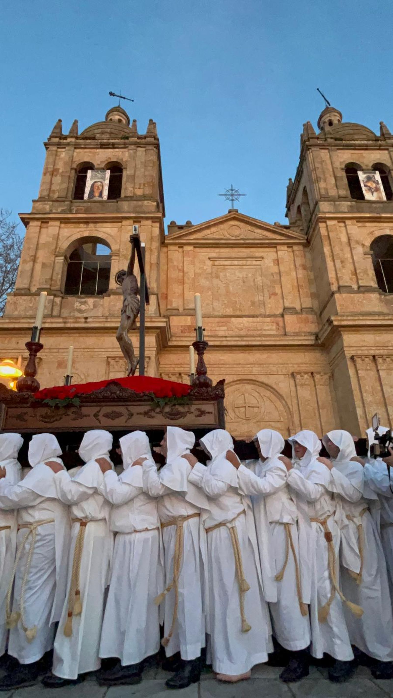 María Nuestra Madre y el Cristo del Amor y de la Paz en la procesión de la Semana Santa 2026 en Salamanca