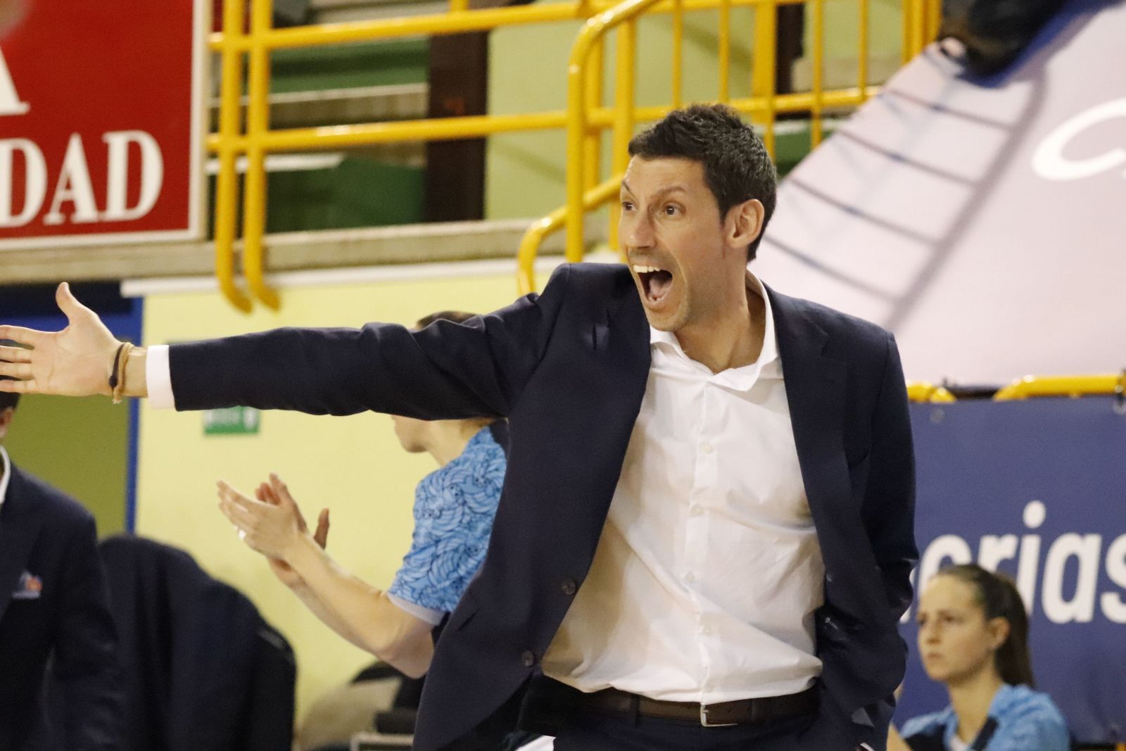 Pepe Vázquez da instrucciones | FOTO SALAMANCA24HORAS.COM