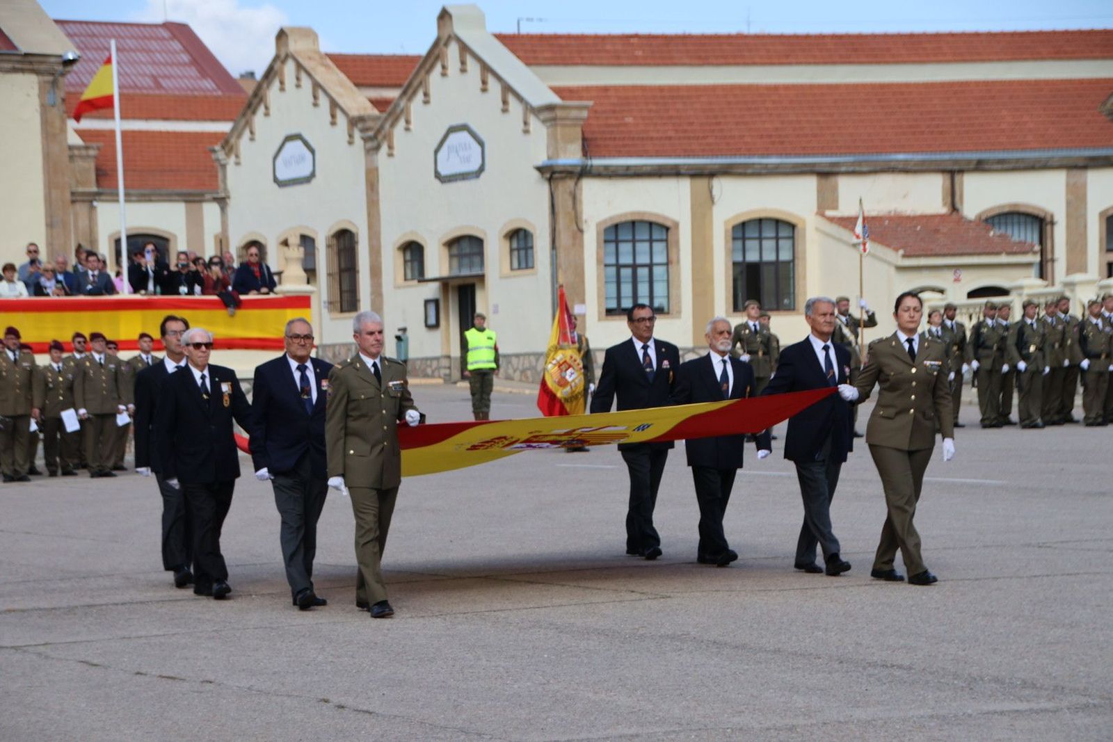 XXV homenaje a los veteranos de las Fuerzas Armadas y de la Guardia Civil. Fotos Andrea M.