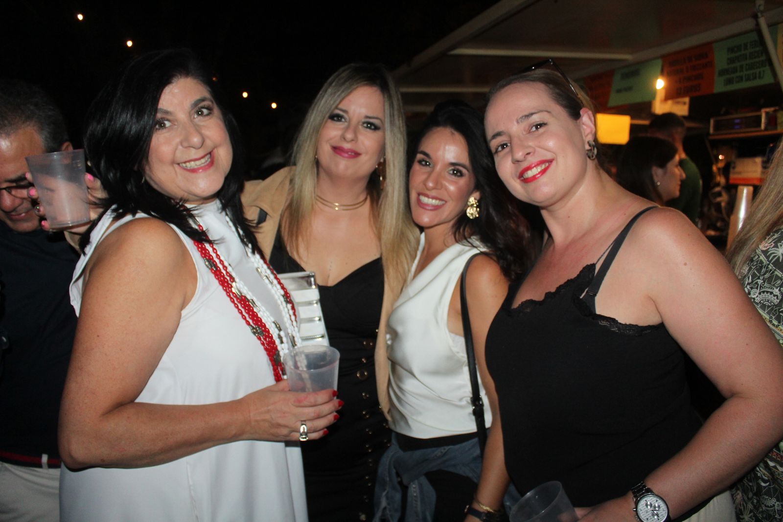Ambiente en la Feria de Día en la tarde de este viernes