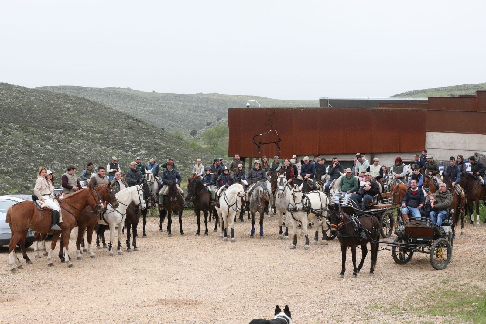 galeria-medio-centenar-de-jinetes-participan-en-la-i-ruta-a-caballo-de-siega-verde-fotos-siega-verde-30