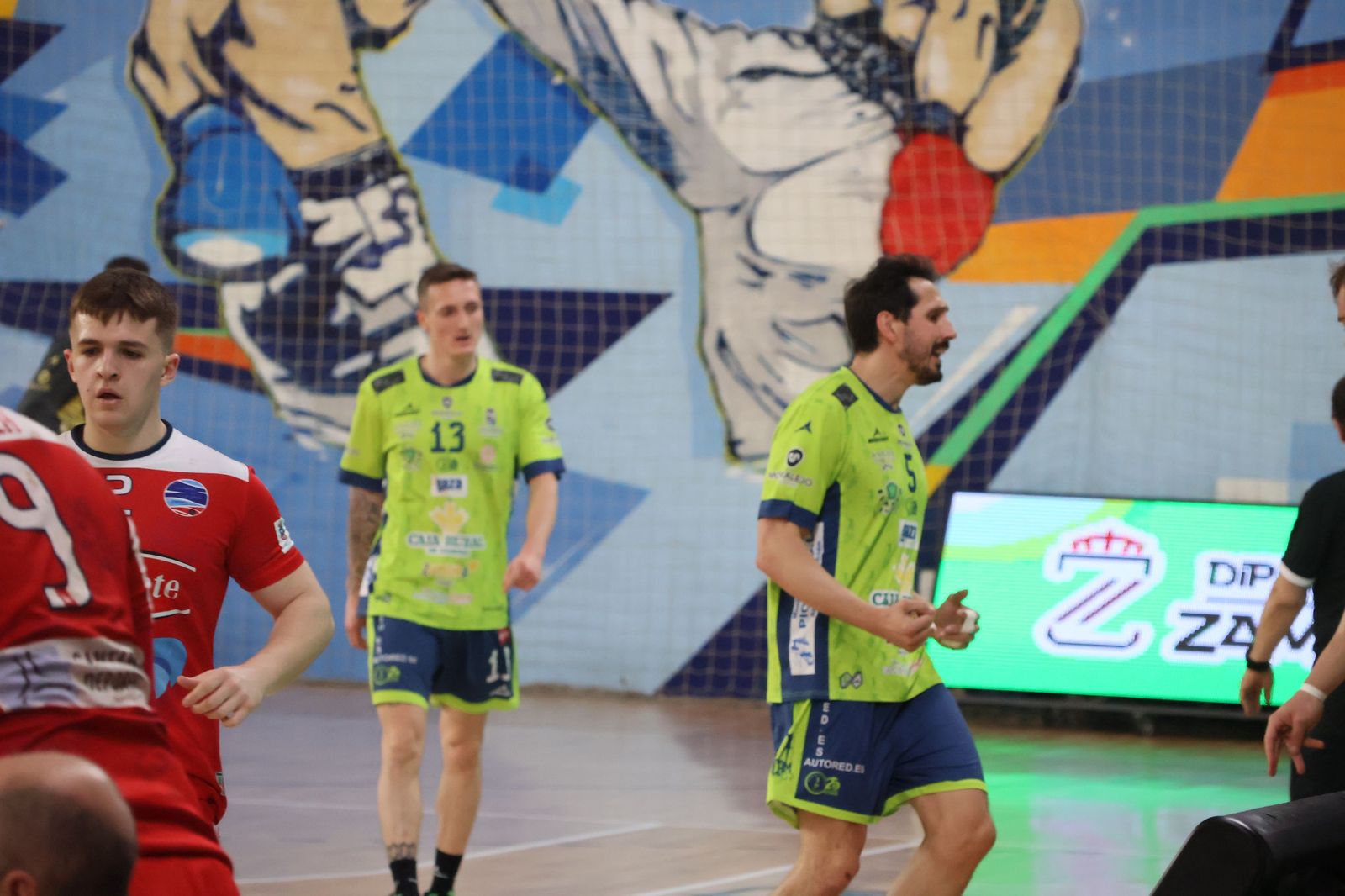 GALERÍA | Revive el apasionante duelo entre el Balonmano Zamora y el Ciudad de Santander