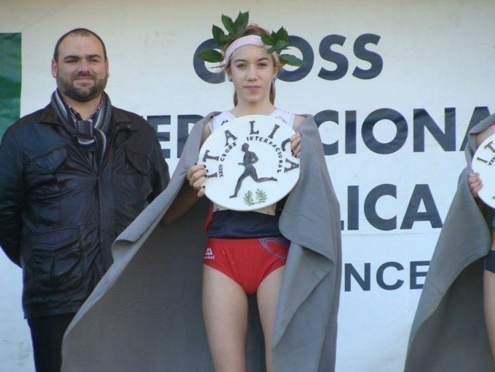 Marta Pescador se impone en la carrera cadete del Cross Internacional de Itálica