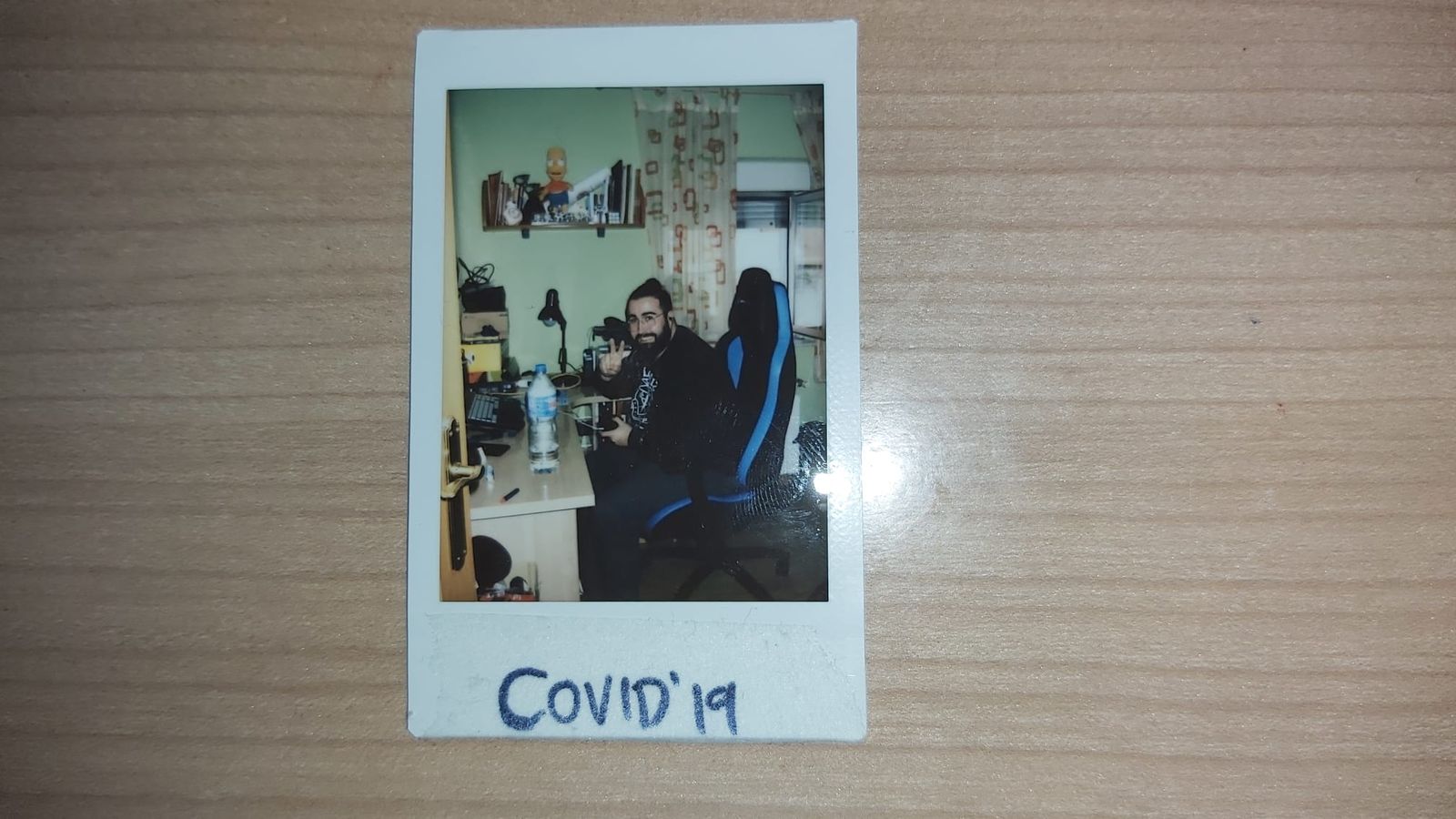 Selu, positivo en coronavirus, ha pasado la Nochevieja con humor encerrado en su habitación