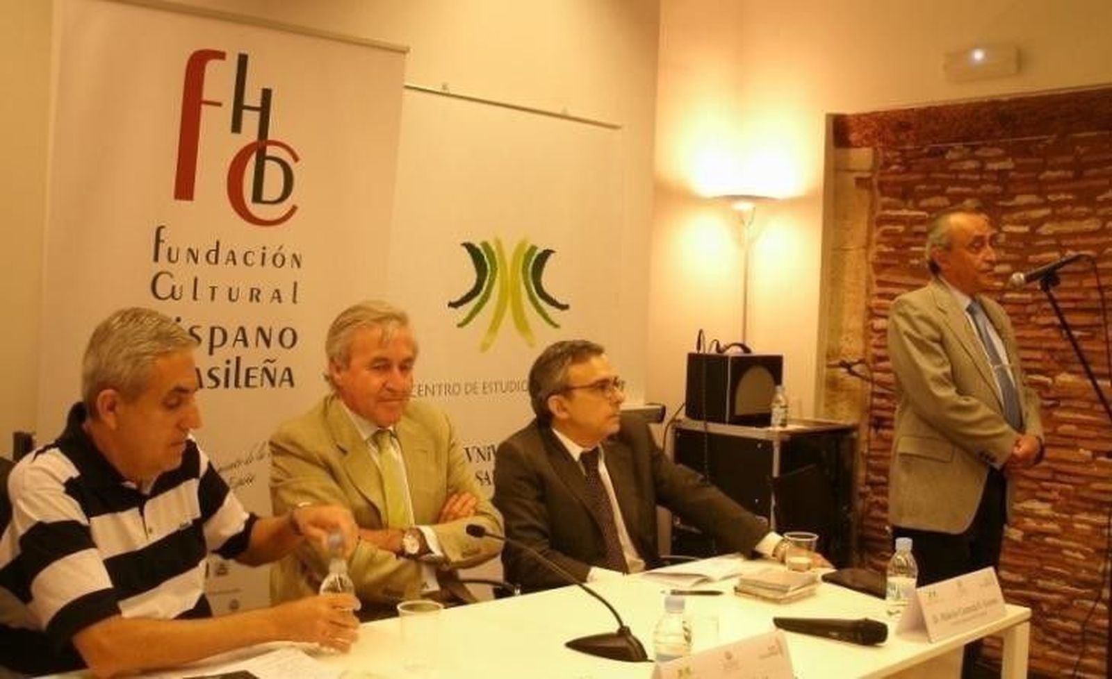 Homenaje al poeta Vinicius en el centenario de su nacimiento