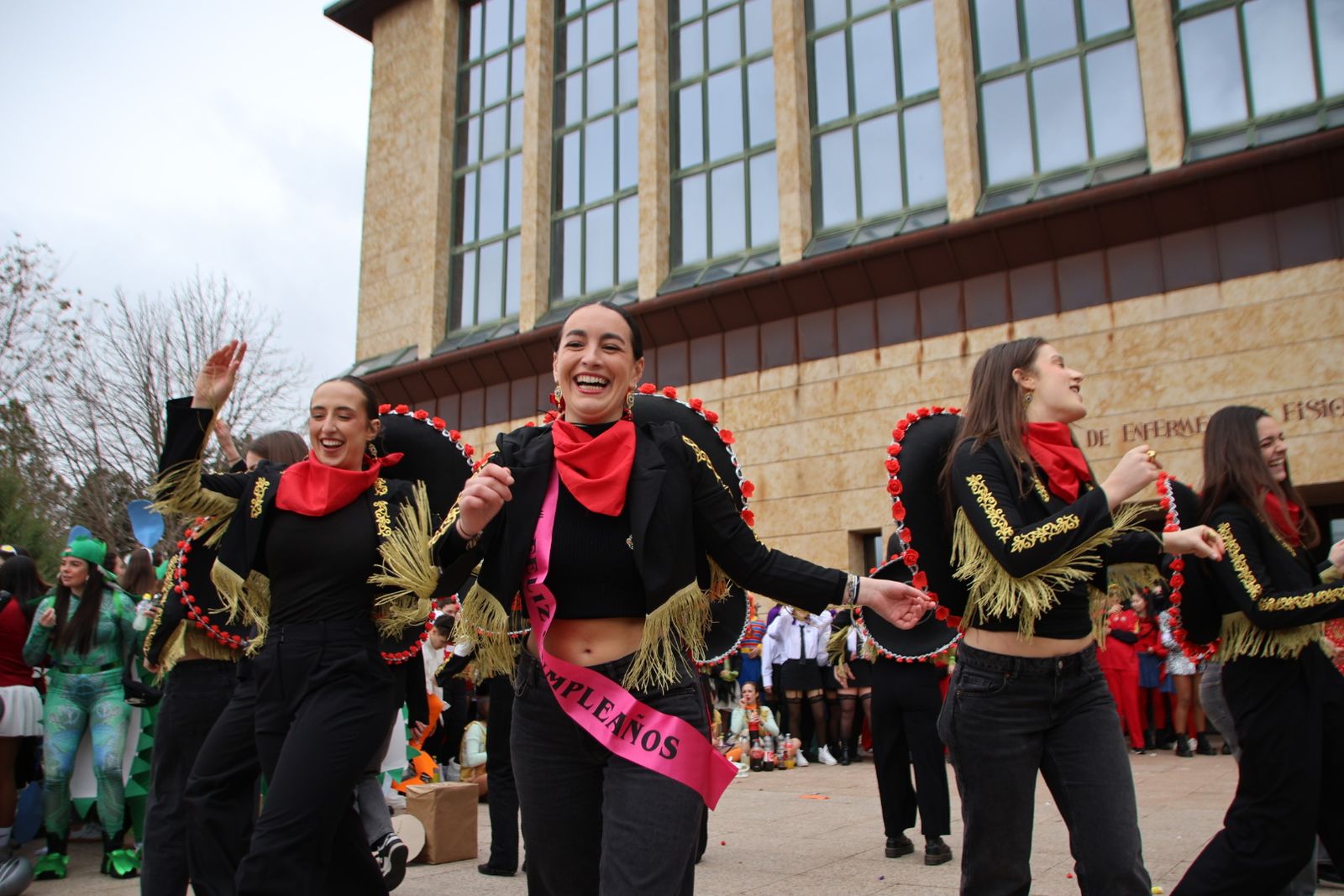 Charanga fiestas Enfermería y Fisioterapia USAL