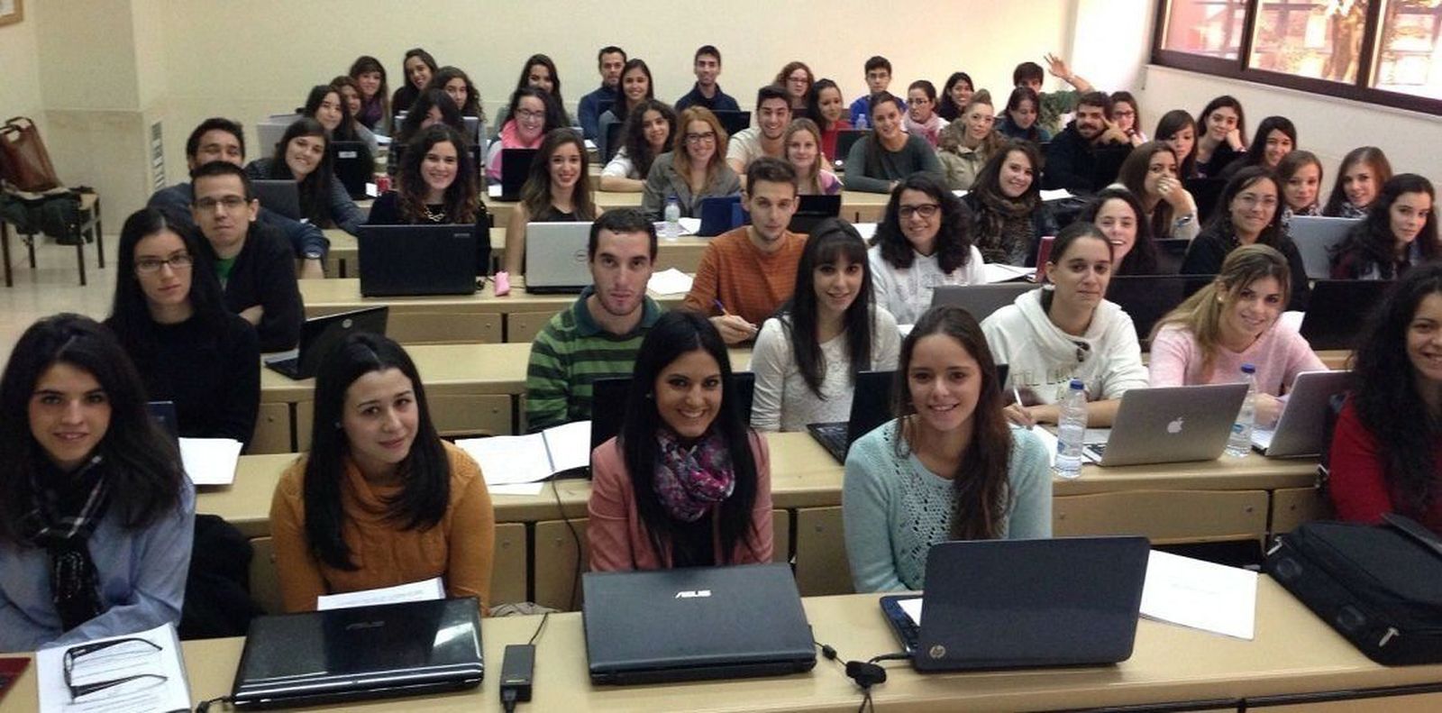 Más de 4.200 estudiantes de nuevo ingreso ya han formalizado su inscripción en la USAL