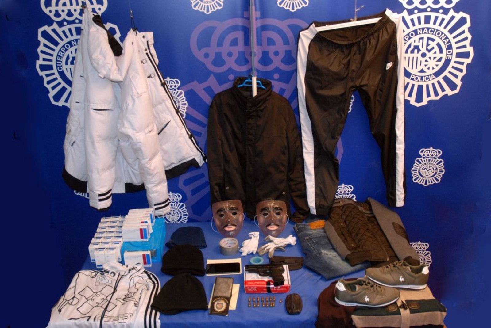 Robo violencia calle prior. Prensa