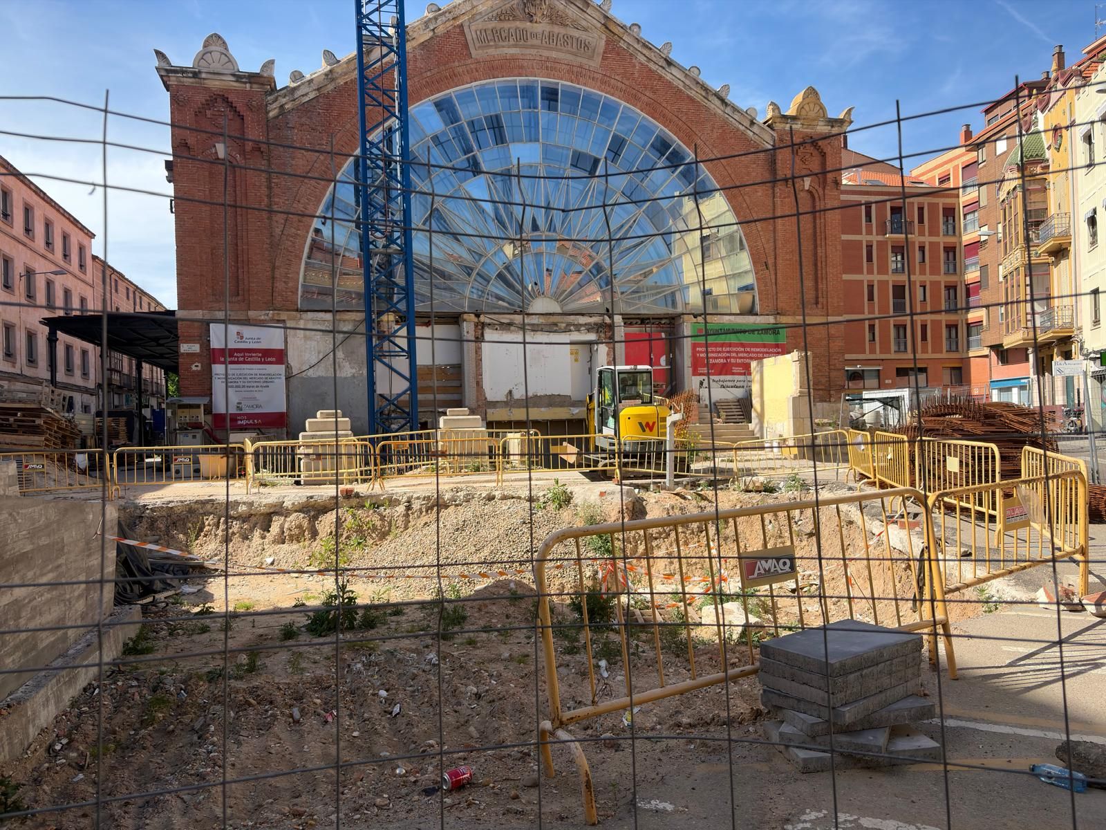 Las maquinas regresan al Mercado de Abastos