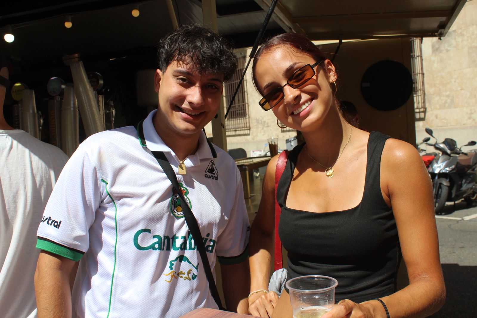 Ambiente en la Feria de Día en el mediodía de este