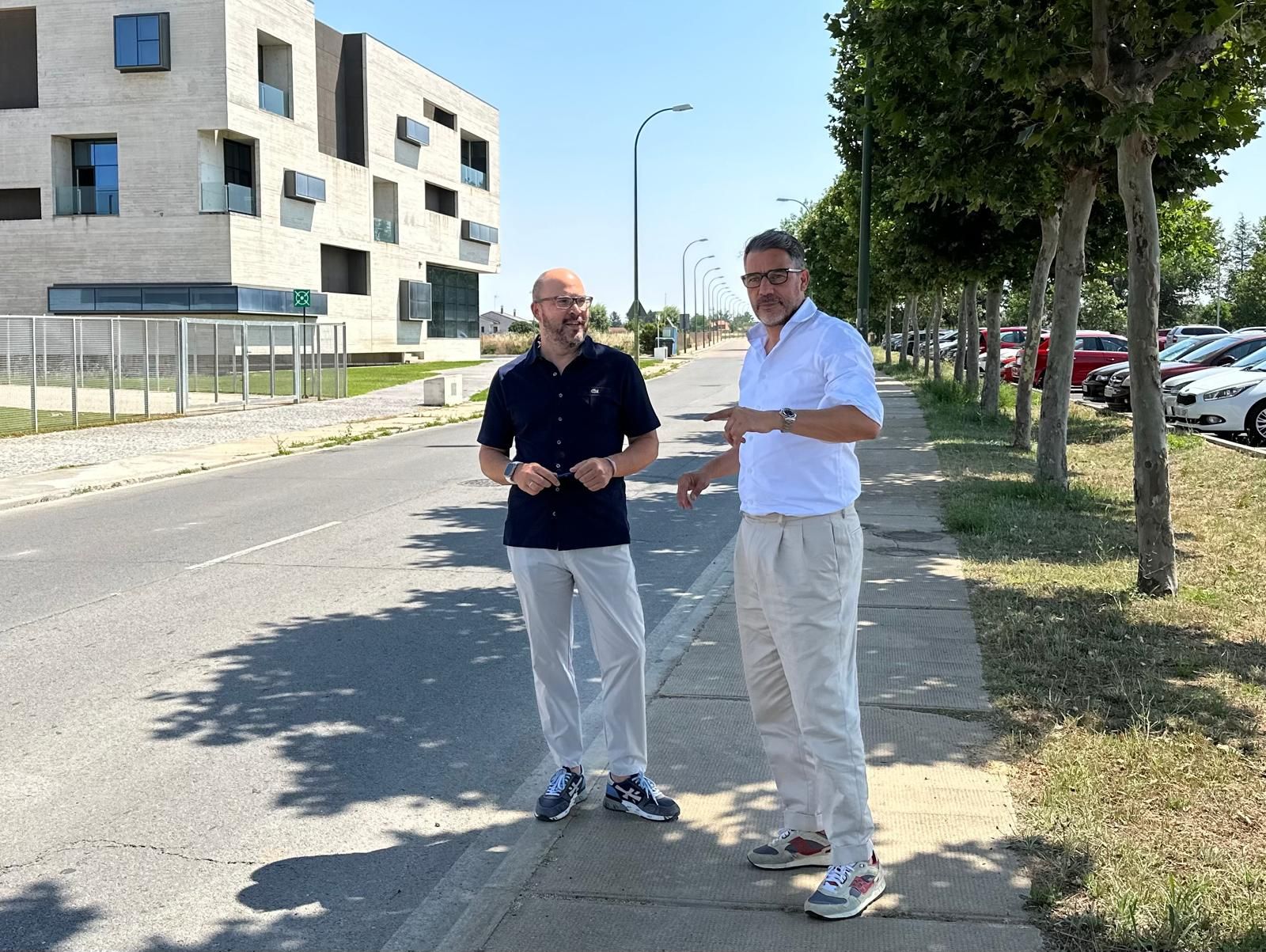 Daniel Velasco y Ángel Peralvo en el Camino de Gudino en Villamayor