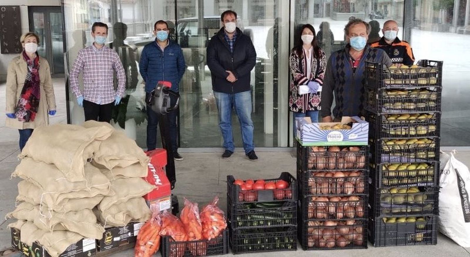 Donacion en Guijuelo de frutas Hnos Perez Tejedor