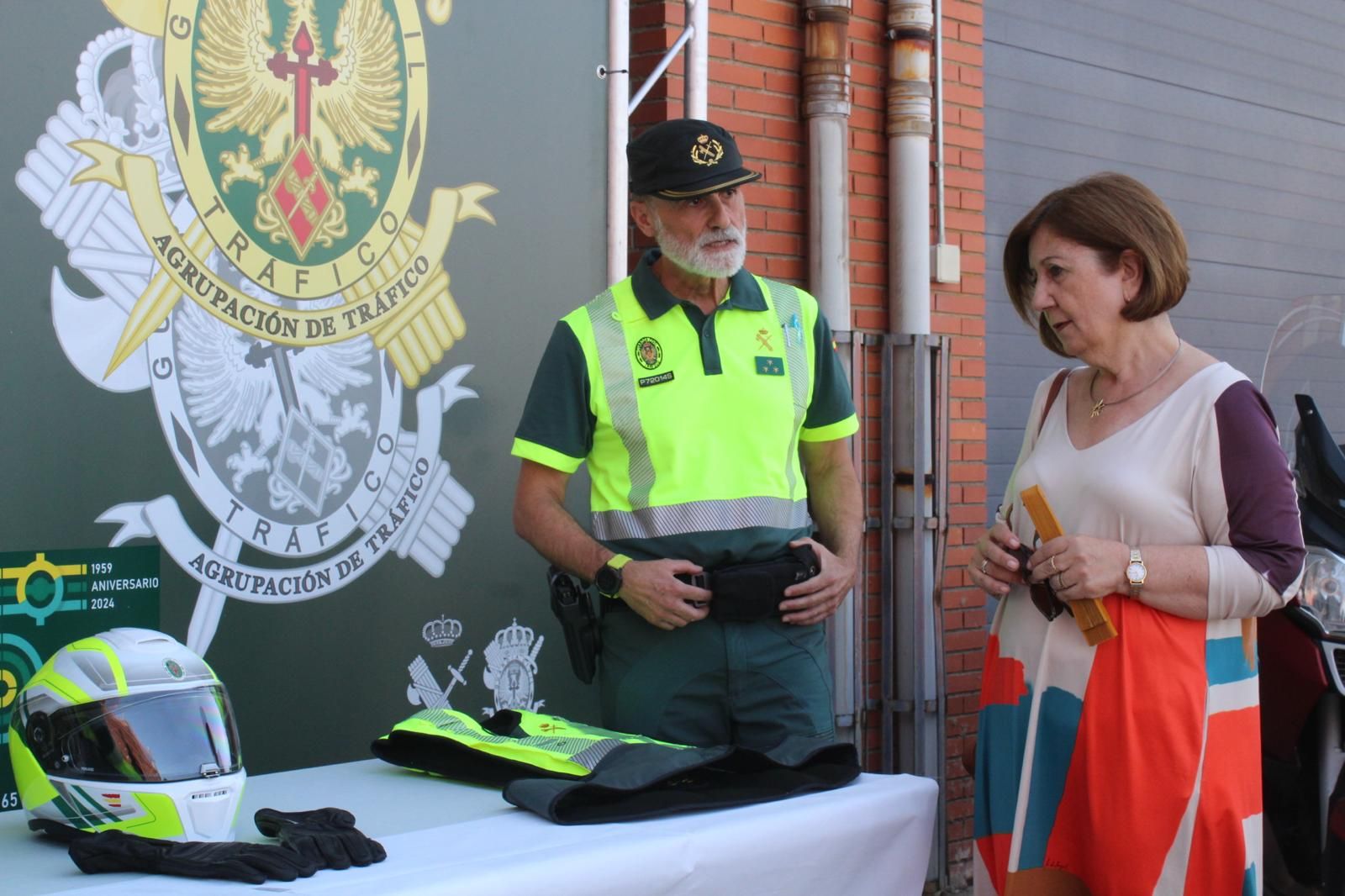 Motos camufladas y chaleco airbag, la nueva cara de la Guardia Civil de Tráfico de Salamanca