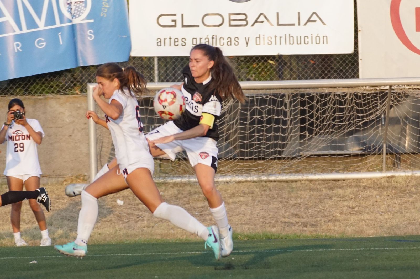 partido-amistoso-salamanca-futbol-femenino-y-milton-academy-foto-juanes-23