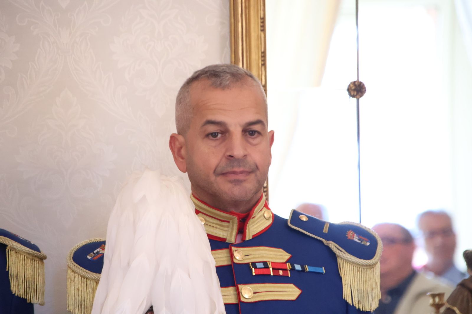 El alcalde de Salamanca, Carlos García Carbayo, recibe miembros y antiguos  miembros de la Escolta de Gran Gala de la Policía Local