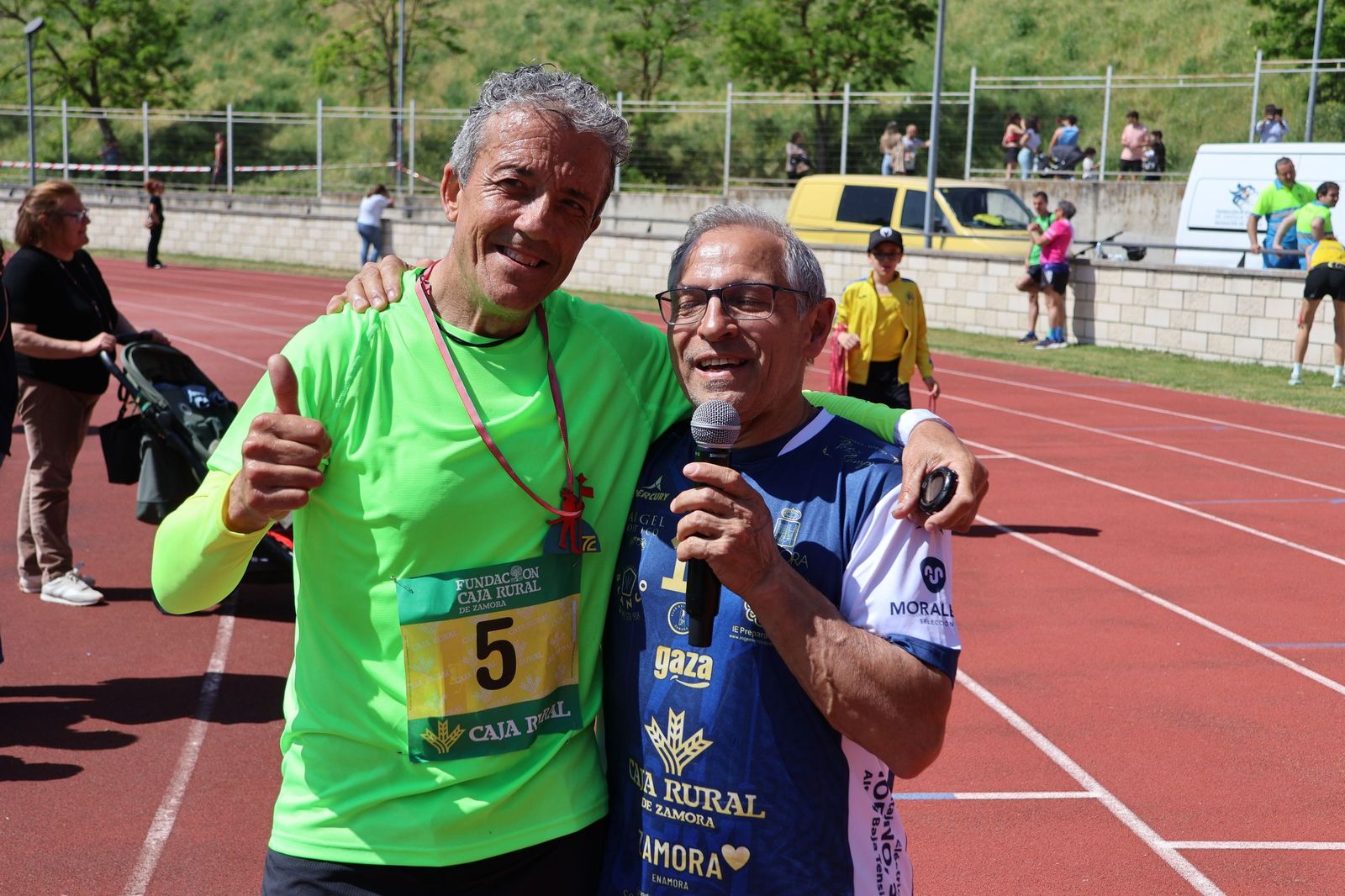 GALERÍA | Revive en imágenes la llegada a meta de los atletas en la Media Maratón de Zamora