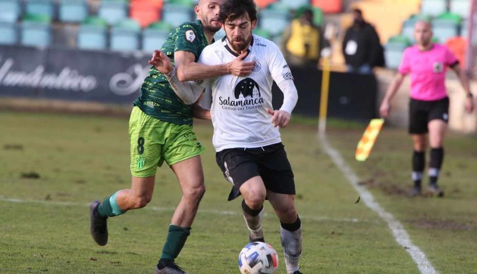 Imagen de un derbi entre el Salamanca CF UDS y el Guijuelo en el Helmántico | FOTO SALAMANCA24HORAS.COM