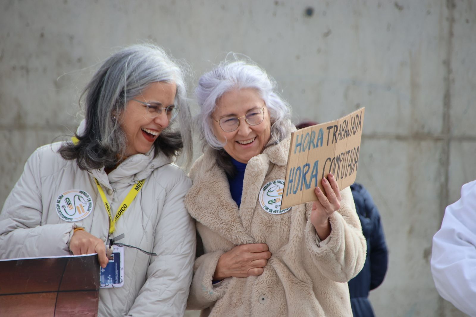 Los médicos de Salamanca se manifiestas a las puertas del hospital