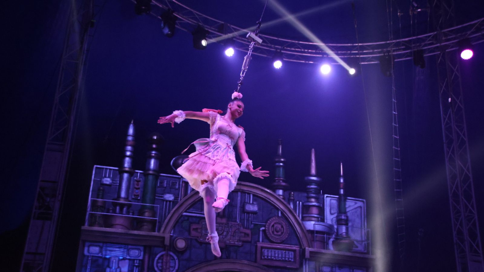 Stellar Circus trae la magia del pasado y del futuro a Salamanca