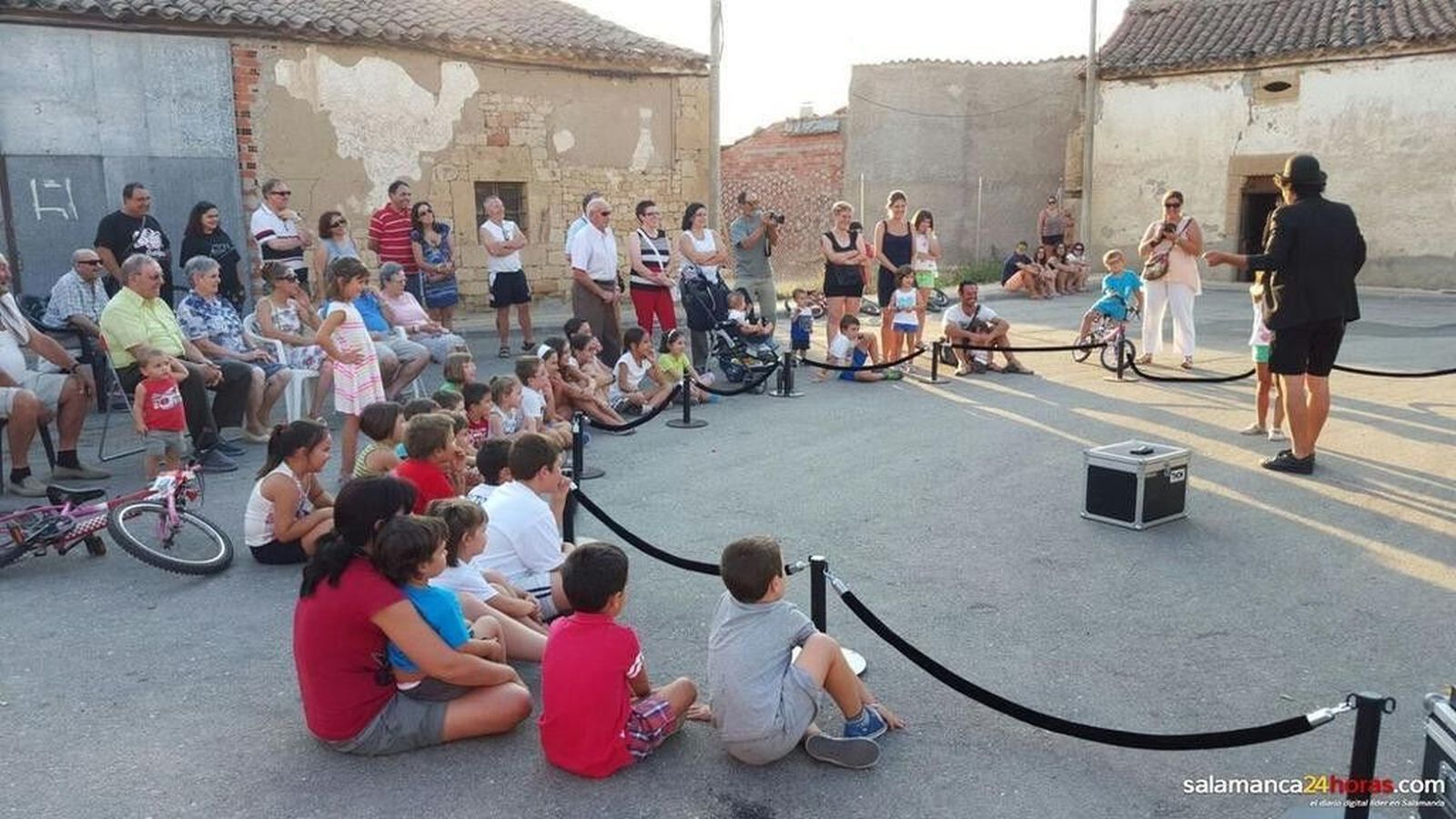 Fiestas en Pajares de la Laguna: Miguelillo, disfraces y pregón