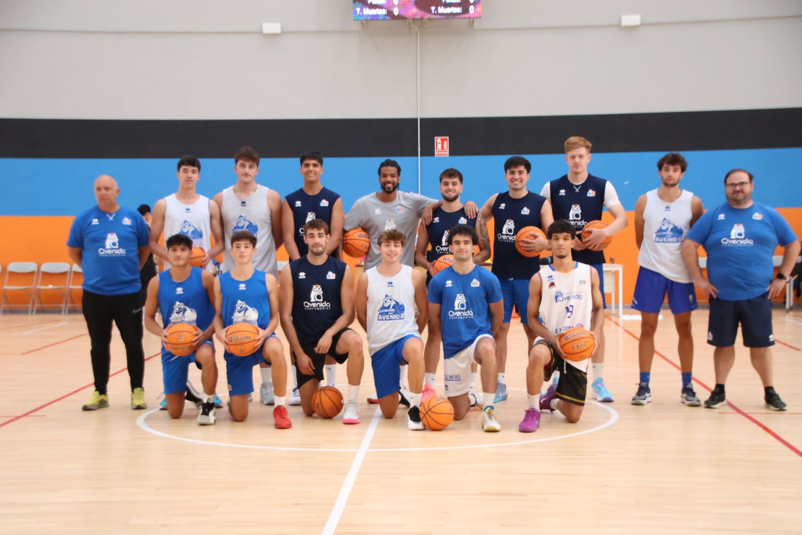 Primer entrenamiento de Perfumerías Avenida de Tercera FEB