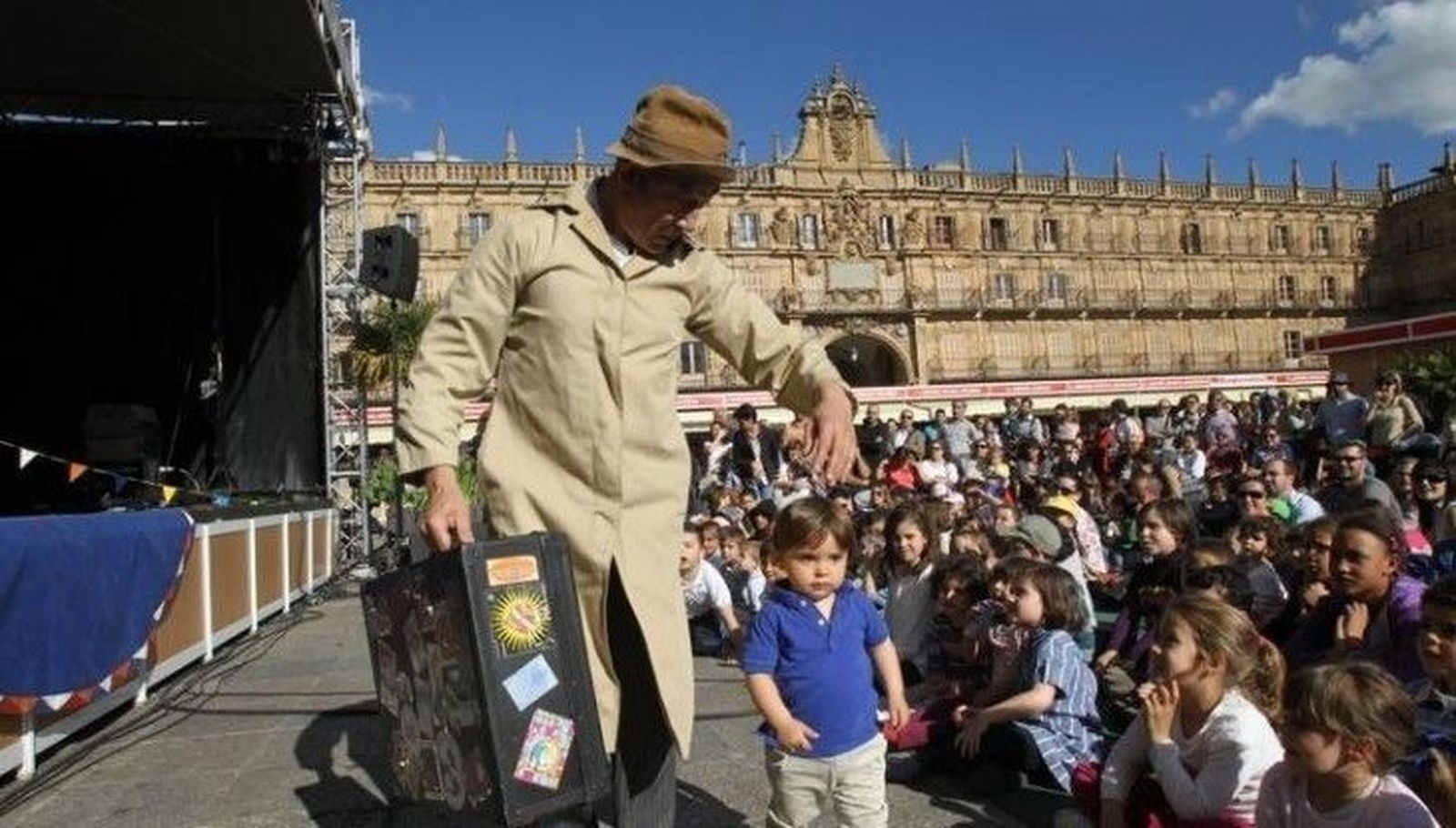 Títeres para entretener las tardes en la Plaza Mayor