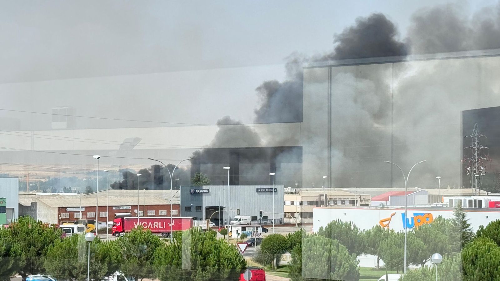 Incendio visible a varios kilómetros de distancia 3.jpeg