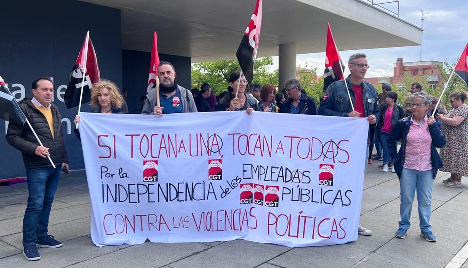 Concentración de CGT Salamanca ante la Delegación Territorial de la Junta