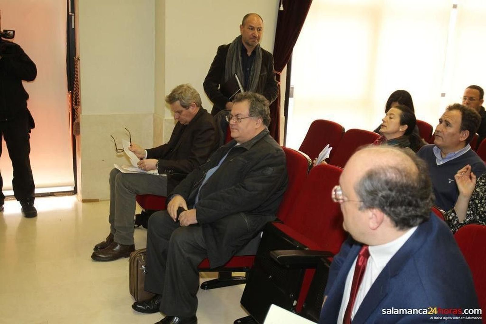 Debate sobre reformas laborales.