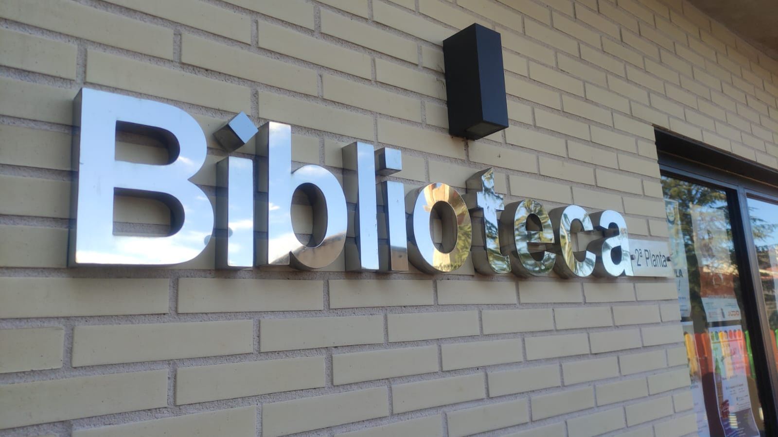 Biblioteca de Castellanos de Moriscos.