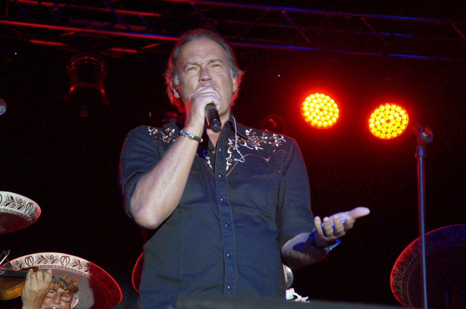 bertin-osborne-en-guijuelo-23