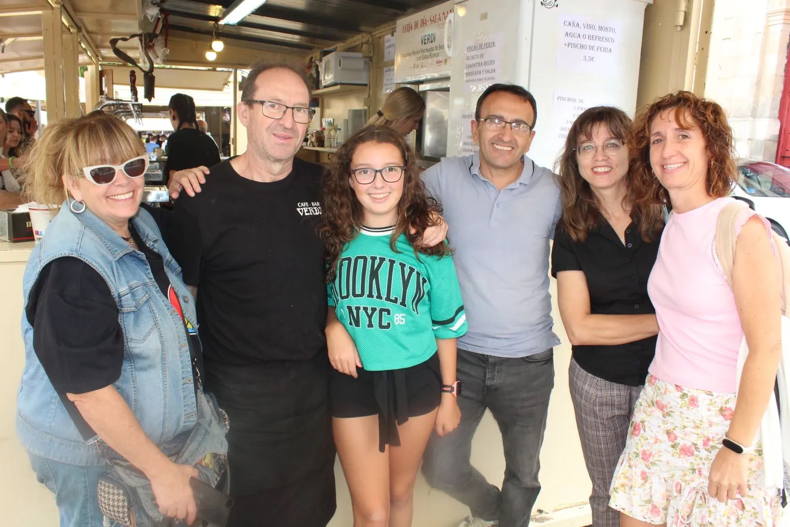 Ambiente en la Feria de Día en el mediodía de este viernes