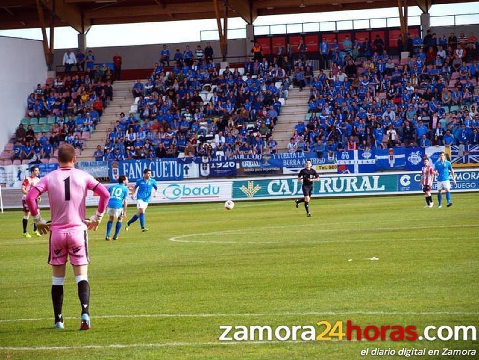 La afición del Real Oviedo agota las primeras 900 entradas en un día